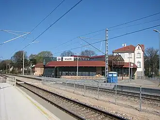 Пассажирское здание (май 2016 г.)