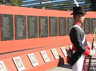 Памятник погибшим в войне на Мальвинских островах,  Буэнос-Айрес.