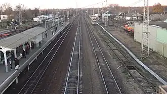 Вид на север с пешеходного моста.