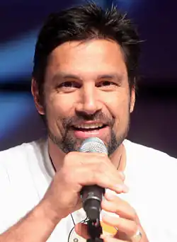 Ману Беннетт в 2014 году в Фениксе на Comicon