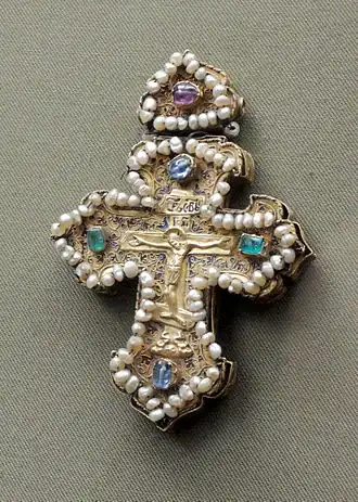 Крест наперсный. Вклад царицы Марии Петровны, жены Василия Шуйского. Начало XVII века. ГТГ