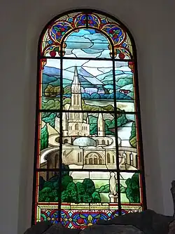 Витраж внутри церкви Святого Петра