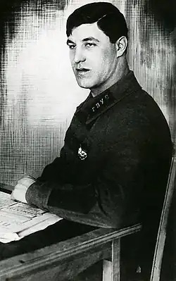 Ф. Я. Мартынов с газетой «Правда»