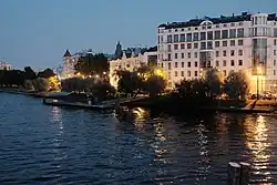 Набережная Мартынова летним вечером