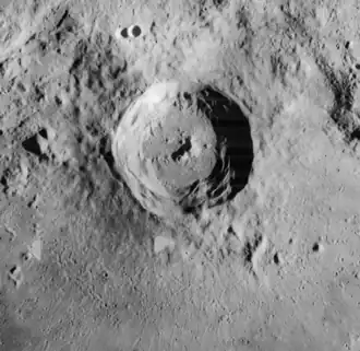 Снимок зонда Lunar Orbiter – IV.