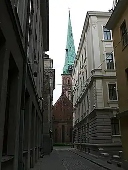 Улица Маза Трокшню, в перспективе улицы — собор Святого Екаба