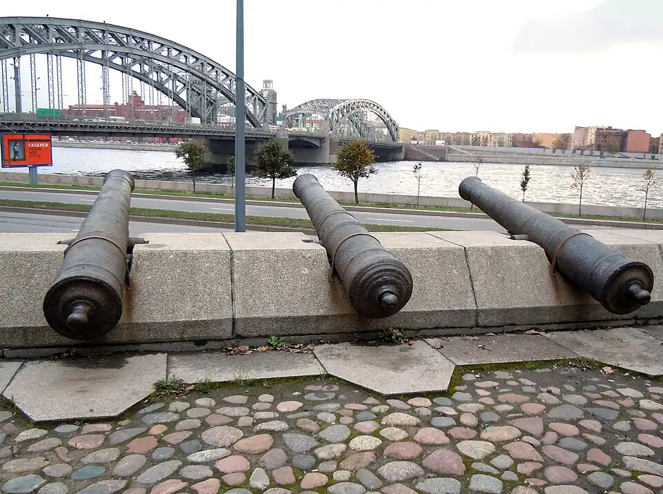 Фрагмент мемориала «Крепость Ниеншанц».Фотография сделана в октябре 2012 года