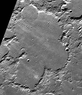 Фрагмент карты LAC-4. Кратер Метон в верхней части снимка, с южной стороны к нему примыкают сателлитные кратеры Метон C и Метон D.