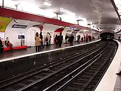 Зал линии 12