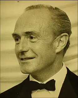 Майкл Эдвард Оливер Ламбtрт, 12-й граф Каван