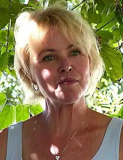 Мишель Филлипс в 2002 году