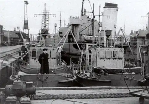 Тральщики в Адмиралтейском канале, Таллинский судоремонтный завод1948—1949 гг.