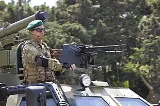 Боец Сил быстрого реагирования на военном параде в Баку в июне 2011 года