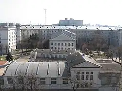 Вид на двор училища с высоты 11 этажа