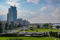 Начальный участок проспекта Победителей на пересечении с улицами Максима Богдановича и Немигой