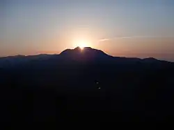 Восход над Montagna di Vernà, Фондакелли-Фантина Сицилия