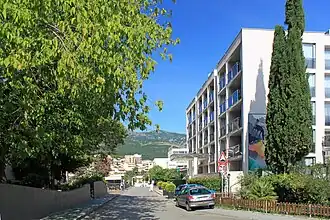 Дорога между отелями Tara и Magnolia Villas