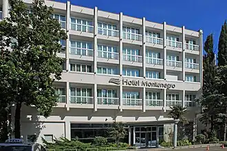 Вход в отель Montenegro