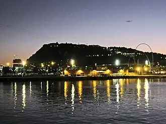 Гора Монтжуик вечером