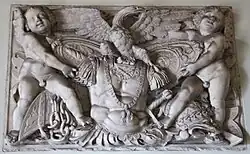 Дж. А. Монторсоли. Трофеи путти. Барельеф атриума