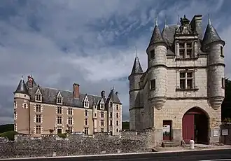 Башня над главными воротами