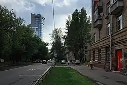 Лефортовский Вал, вид на запад с угла Красноказарменной.