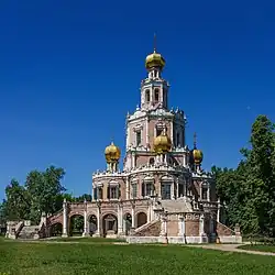 Церковь Покрова в Филях, 1690—1693 гг., — широкие лестницы ведут на узкое открытое гульбище