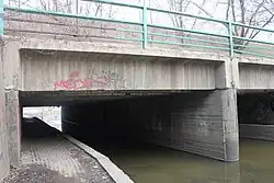 Вид спереди