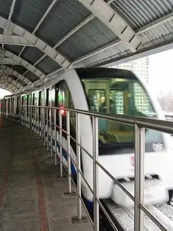 Поезд на станции