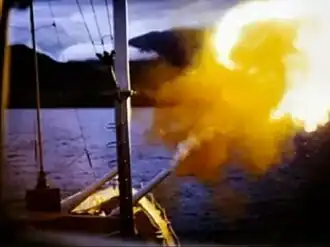 Стрельба корабля USS Hanson по позициям Северного Вьетнама, 1972 год