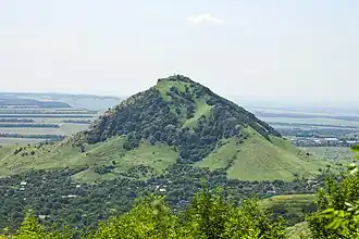 Вид на Шелудивую со склона горы Бештау