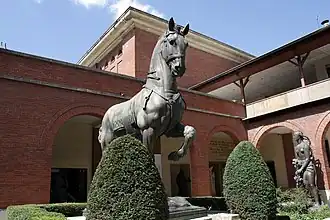 Вход в музей