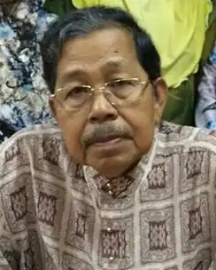 Лауреат 1986 года писатель Муслим Бурмат (Бруней)