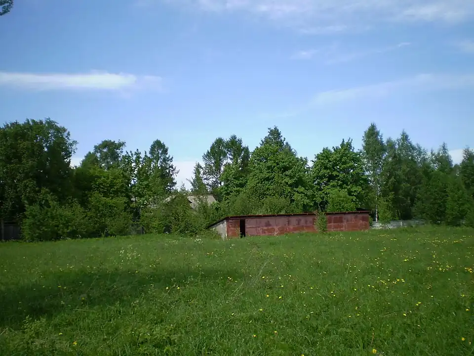 Сейчас — «Магнитка», Магнитная станция. Место пересечения Дороги жизни Мельничным ручьём. До войны — деревня Мельничный Ручей