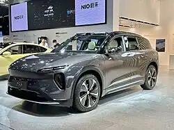 Вид спереди