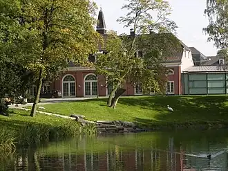 Маленький замок (вид из парка Кайзергартен)