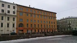 Фасад академии в наше время.