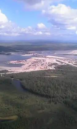 Мост через реку Надым с вертолета