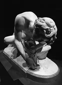 Та же статуя с другого ракурса