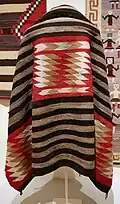Одеяло навахо, ок. 1920-30 гг. Музей американских индейцев и западного искусства Эйтельйорга