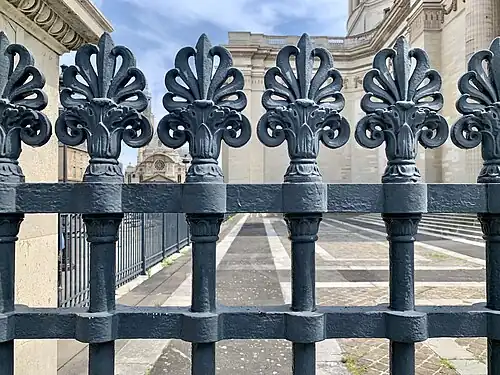 Забор с пальметтой у Пантеона. Париж