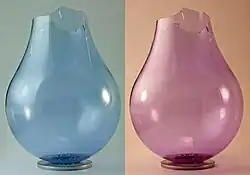 Колба лампы накаливания из неодимового стекла