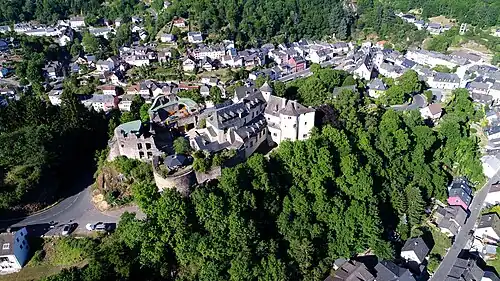 Замок и расположенный внизу одноимённый город