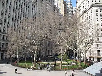 Парк в апреле 2011 года