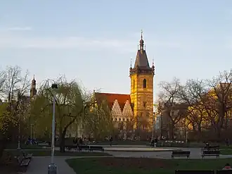 Северный конец площади, вид на Новоместскую ратушу