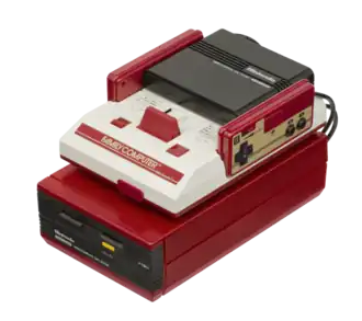 Family Computer Disk System (снизу и сверху), подключенный к Family Computer