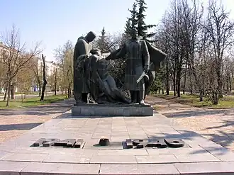 Вечный огонь и памятник погибшим в Великой Отечественной войне (ул. Московская).