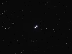 Оптически-двойная звезда ν Дракона в видимом свете