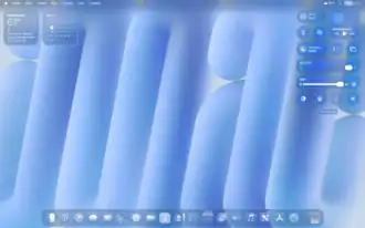 Экран «Домой» с «чистым» оформлением macOS Tahoe