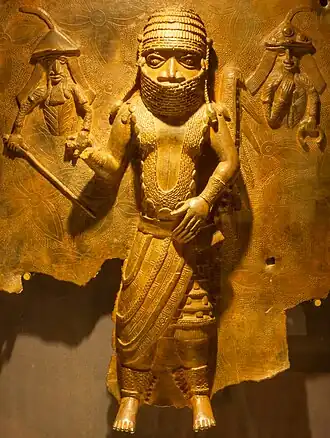 Оба Эвуаре с португальскими визитёрами. Бенинская бронза, Horniman Museum, Лондон